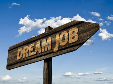 Wegweiser mit dem Text Dream Job