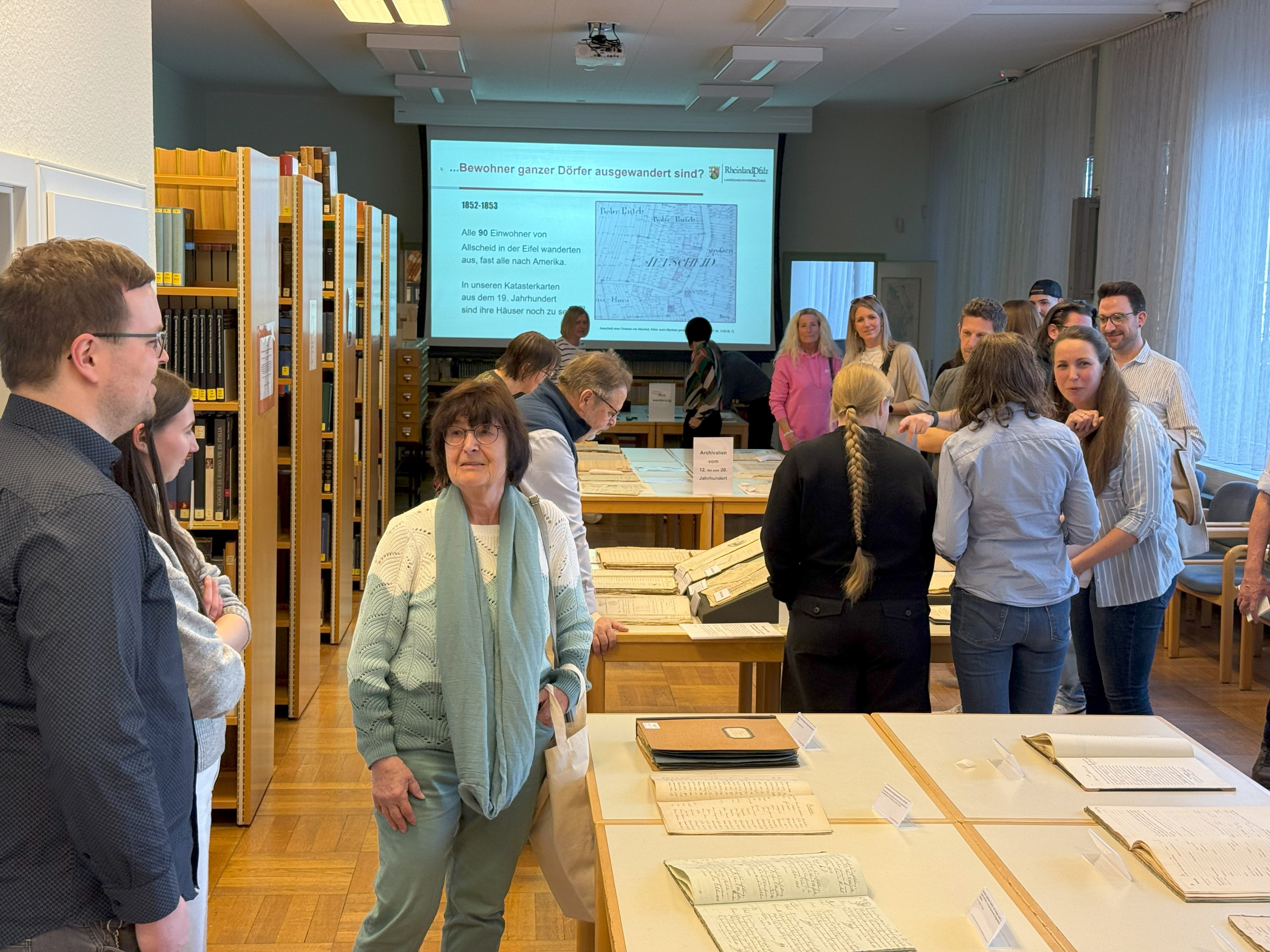 Servicestationen im Lesesaal