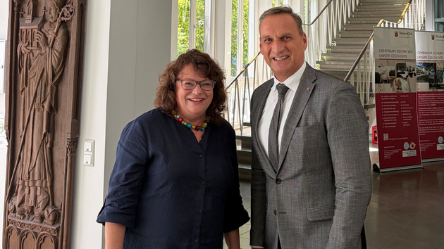 "Gedächtnis von Gesellschaft und Verwaltung." SGD-Nord-Präsident besucht Landeshauptarchiv Koblenz "Gedächtnis von Gesellschaft und Verwaltung." SGD-Nord-Präsident besucht Landeshauptarchiv Koblenz